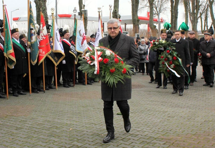 Uroczystość przy krzyżu internowanych