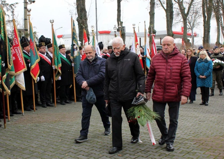 Uroczystość przy krzyżu internowanych