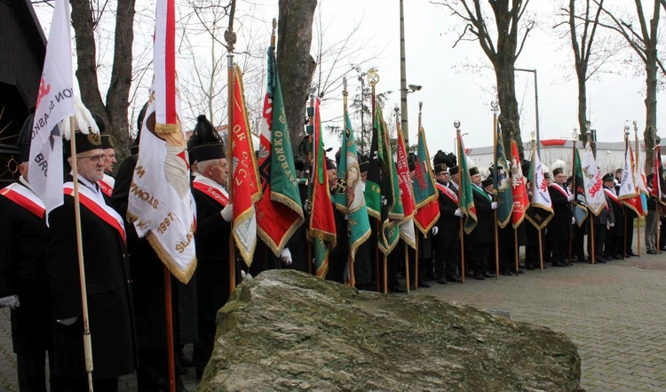 Uroczystość przy krzyżu internowanych