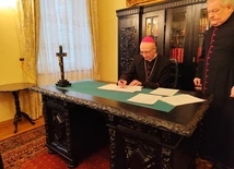 Czarny Gabinet. Tu abp Galbas objął kanonicznie archidiecezję warszawską