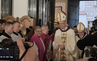 Pierwsze kroki abp. Galbasa w archikatedrze warszawskiej