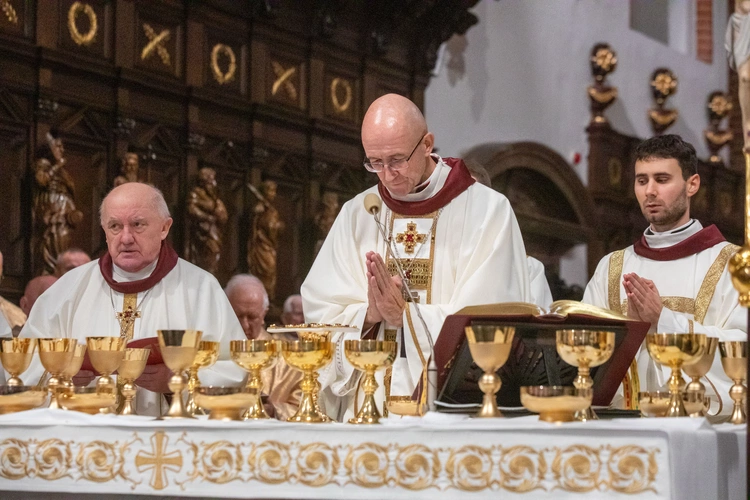 Ingres abp. Adriana Galbasa SAC do archikatedry warszawskiej, cz. III