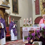 Ministranci i lektorzy w Trzcianie
