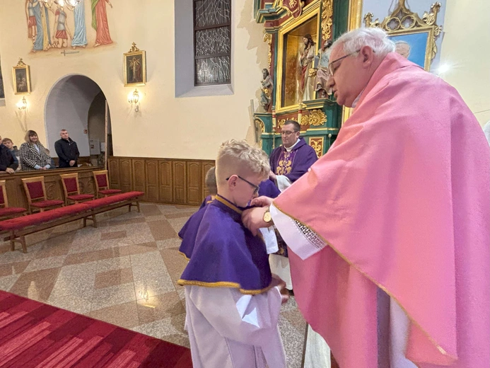 Ministranci i lektorzy w Trzcianie