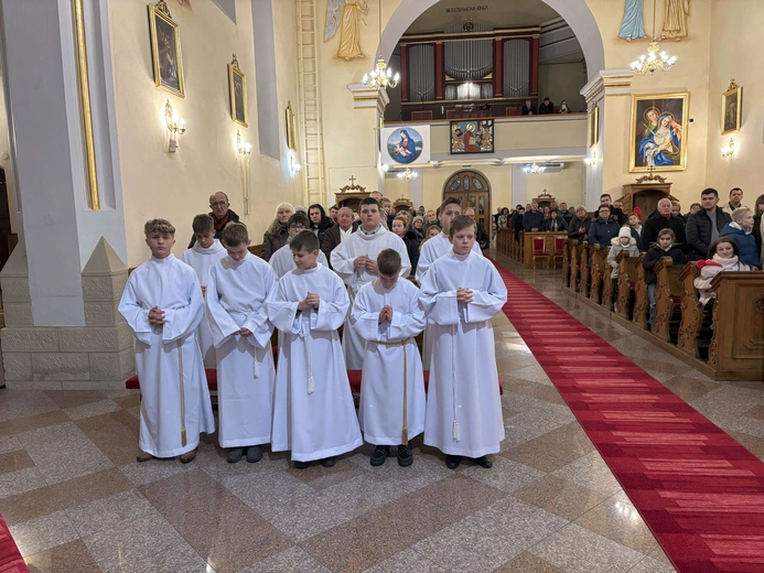 Ministranci i lektorzy w Trzcianie