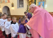 Ministranci i lektorzy w Trzcianie
