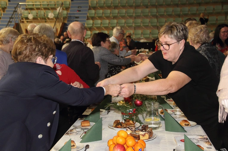Wigilia seniorów w Jezierzycach cz. 2