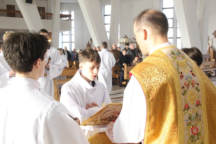 Dębica. Błogosławieństwo nowych lektorów dekanatu Dębica-Wschód