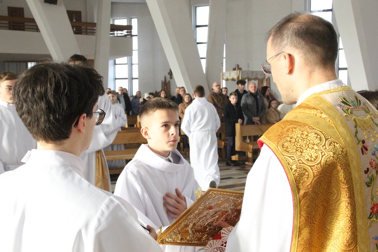 Dębica. Błogosławieństwo nowych lektorów dekanatu Dębica-Wschód