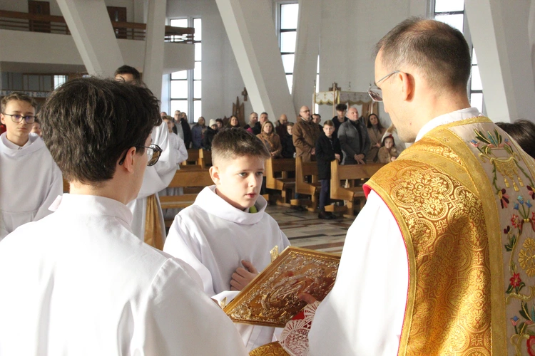 Dębica. Błogosławieństwo nowych lektorów dekanatu Dębica-Wschód