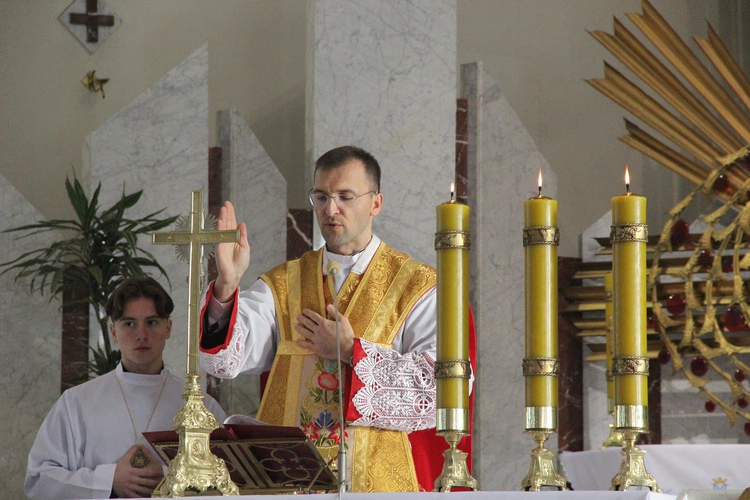 Dębica. Błogosławieństwo nowych lektorów dekanatu Dębica-Wschód