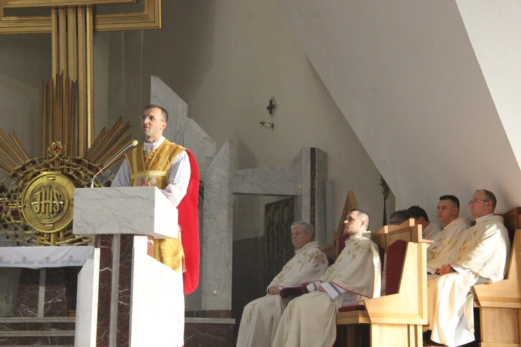 Dębica. Błogosławieństwo nowych lektorów dekanatu Dębica-Wschód