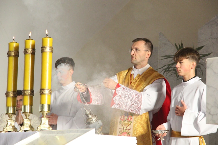 Dębica. Błogosławieństwo nowych lektorów dekanatu Dębica-Wschód