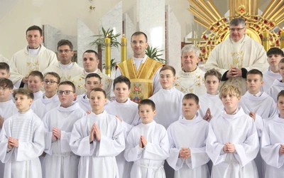 Dębica. Błogosławieństwo nowych lektorów dekanatu Dębica-Wschód