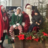 Na jarmarku pojawił się także św. Mikołaj.