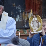 Błogosławieństwo figurek Dzieciątka Jezus