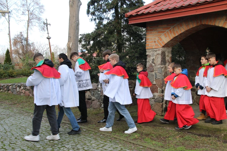Rokicie. Wprowadzenie relikwii patronki parafii