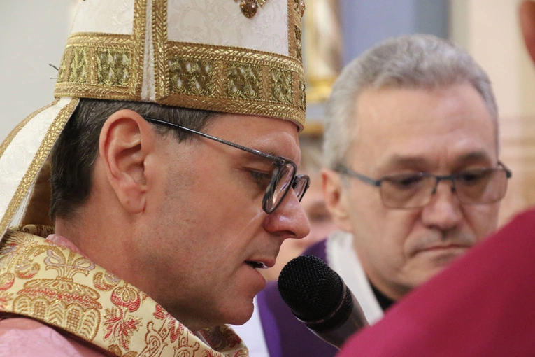 Rokicie. Wprowadzenie relikwii patronki parafii