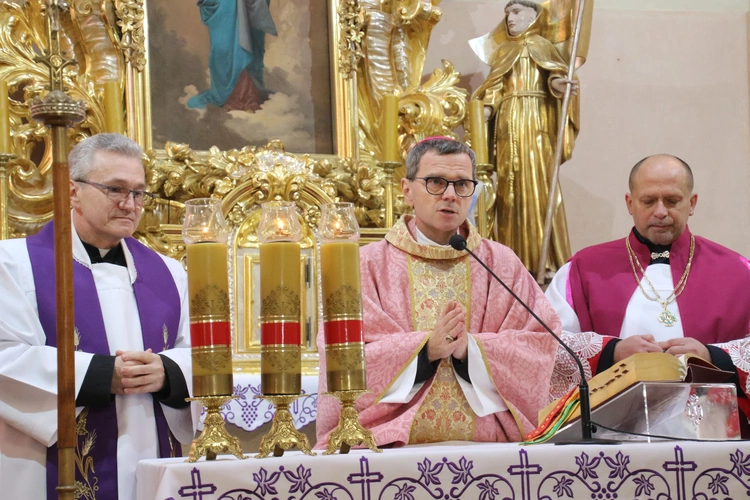 Rokicie. Wprowadzenie relikwii patronki parafii