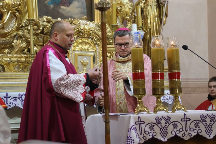 Rokicie. Wprowadzenie relikwii patronki parafii
