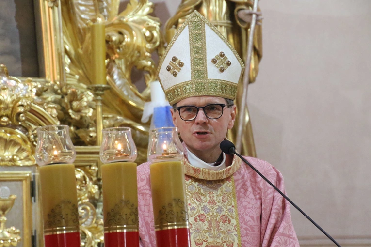 Rokicie. Wprowadzenie relikwii patronki parafii