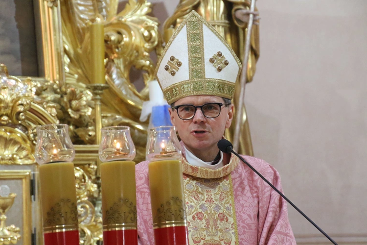 Rokicie. Wprowadzenie relikwii patronki parafii