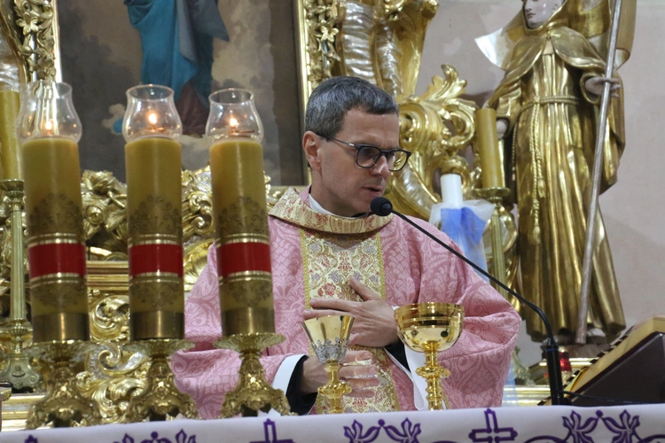 Rokicie. Wprowadzenie relikwii patronki parafii