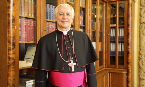Bp Szkudło przyjął sakrę biskupią 6 stycznia 2015 roku.