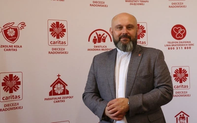 - Każda osoba, która się do nas zgłosi i będzie spełniała kryteria, może otrzymać paczkę - mówi ks. Damian Drabikowski.