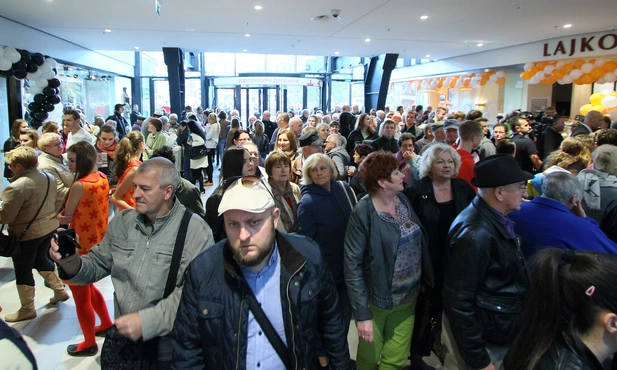 Na świąteczne zakupy do galerii handlowej