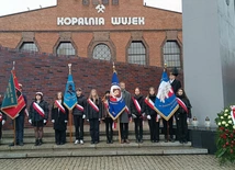 Katowice. Obchody 43. rocznicy pacyfikacji kopalni Wujek