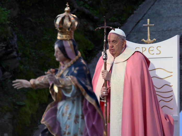 Zakończyła się pierwsza w historii papieska podróż na Korsykę 