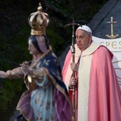 Zakończyła się pierwsza w historii papieska podróż na Korsykę 