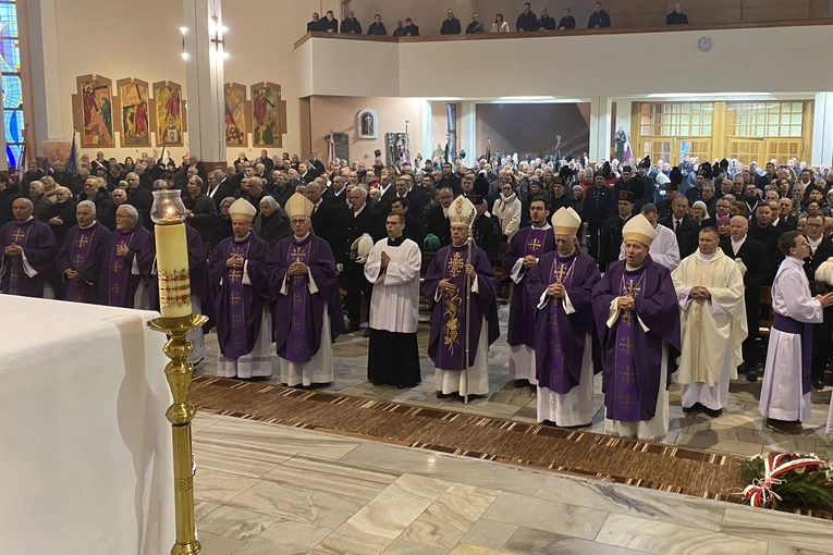 Bp Oder: Są pewne rany, które nie przestają krwawić pomimo upływu lat