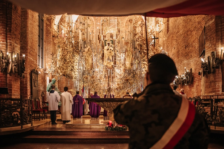Eucharystia w 54. rocznicę wydarzeń grudniowych