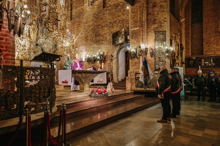Eucharystia w 54. rocznicę wydarzeń grudniowych