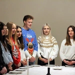 Spotkanie wigilijne młodzieży licealnej na plebanii w Ziębicach