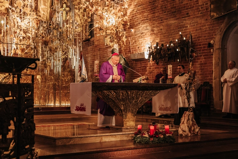 Eucharystia w 54. rocznicę wydarzeń grudniowych