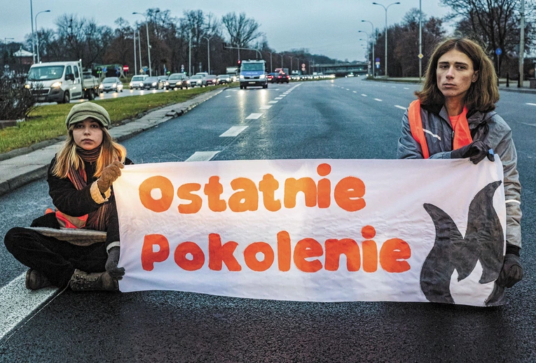 Ostatnie Pokolenie wychodzi na ulice. Zbuntowana młodzież czy międzynarodówka ekoaktywistów?