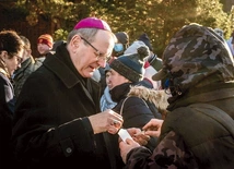 	Wieczerze gromadzące najuboższych z całego Trójmiasta rozpoczynają się od składania życzeń.