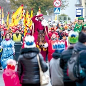 	6 stycznia ulicami Katowic przechodzi barwny korowód.