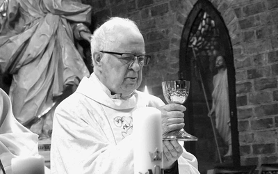 	Eucharystia podczas pielgrzymki katechetów w sanktuarium Matki Bożej Pokornej w Rudach w czerwcu 2024 roku.