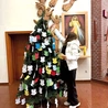 	Choinka ustawiana jest w kościele w pierwszą niedzielę Adwentu. 