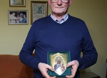 	Laureat wyróżnienie odebrał na Jasnej Górze z rąk kustosza sanktuarium o. Waldemara Pastusiaka. 