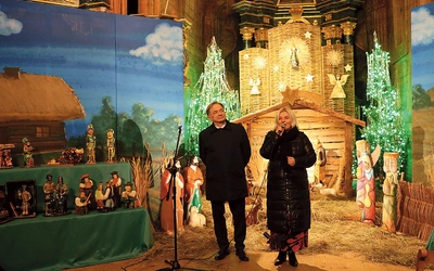 	Wystawę otworzyli Ilona Jaroszek, dyrektor MWR, i wicedyrektor Zbigniew Skuza.