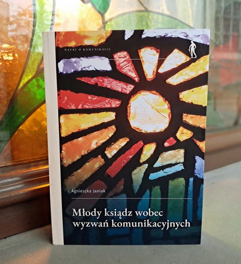 	Publikacja naukowa napisana została bardzo przystępnym językiem.