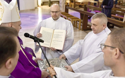 Do diakonatu stałego w naszej diecezji przygotowuje się pięciu kandydatów. Jeden jest na trzecim, a czterech na drugim roku formacji.