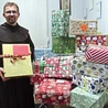 Wiele osób prywatnych, instytucji i firm przygotowało kreatywne paczki.