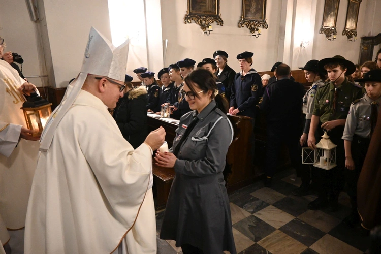 Przekazanie Betlejemskiego Światła Pokoju