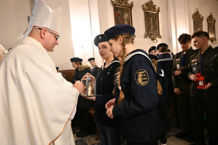 Przekazanie Betlejemskiego Światła Pokoju